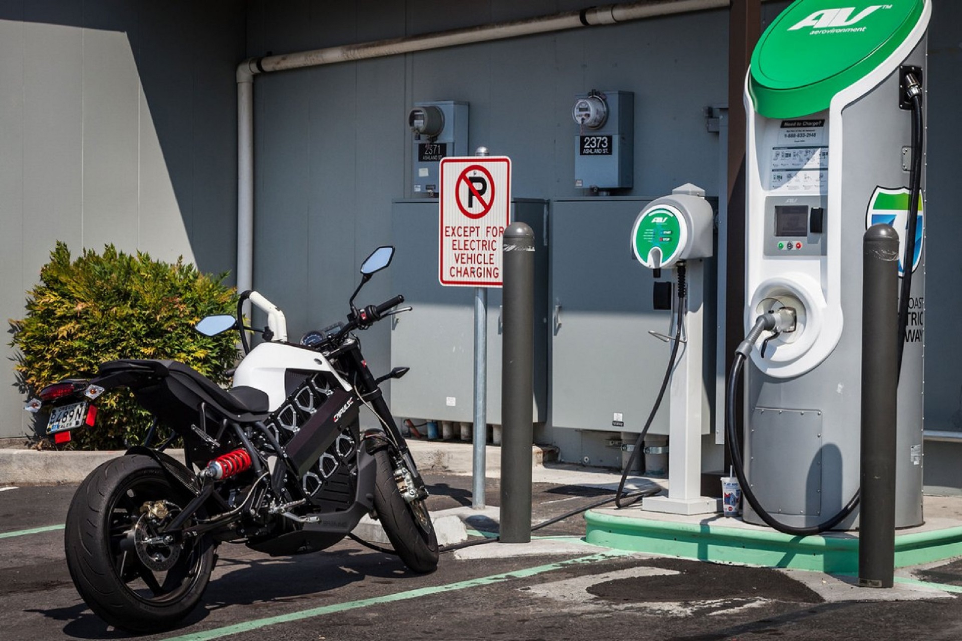 How to install and maintain an electric motorcycle charge point - Lexham  Insurance