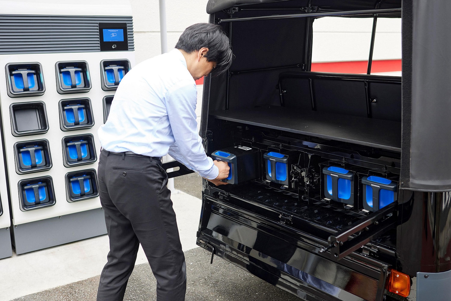 Honda & HPCL Join Hands To Set Up Battery Swapping Stations