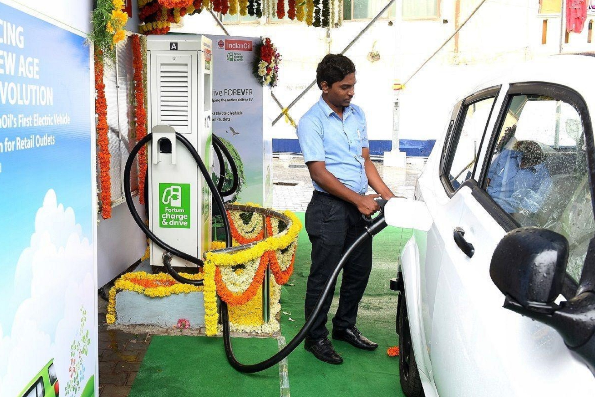 Indian Oil To Set Up 10,000 EV Charging Stations By 2024
