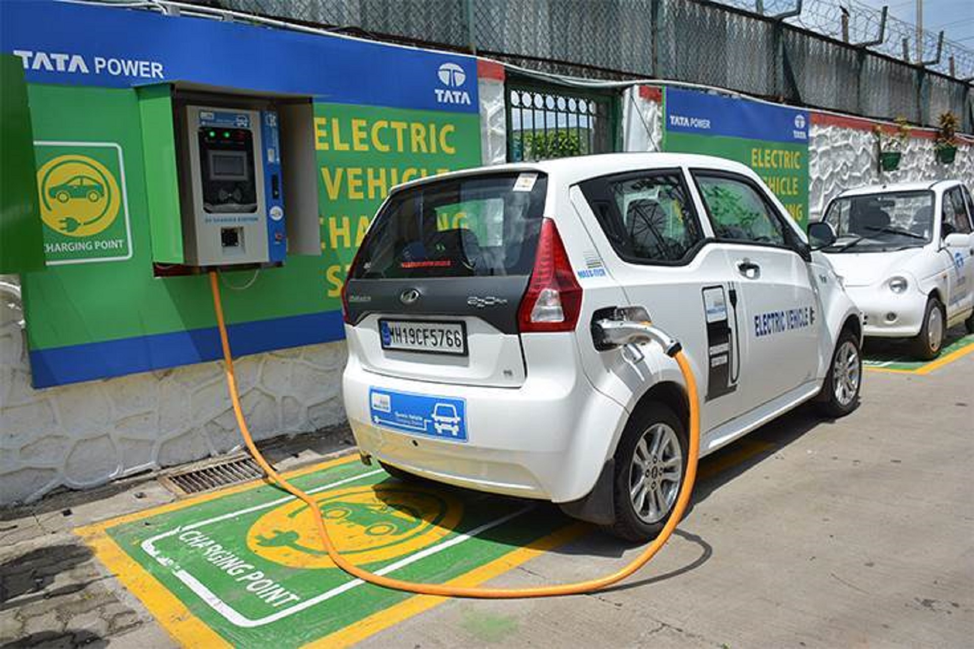 7,711 Electric Vehicles Bought In Maharashtra In First Half Of 2021, 1,282 In Mumbai