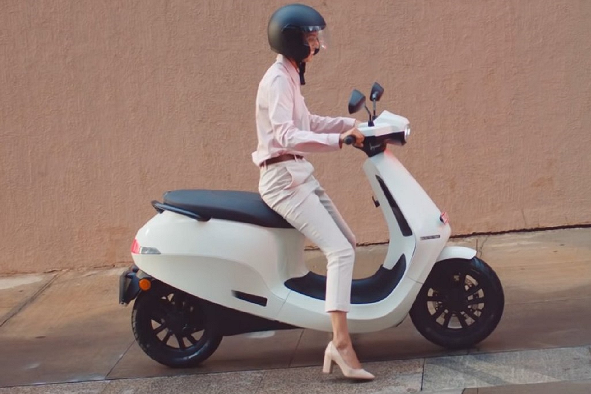Ola S1, S1 Pro Electric Scooter Deliveries To Now Begin From This Date: Details