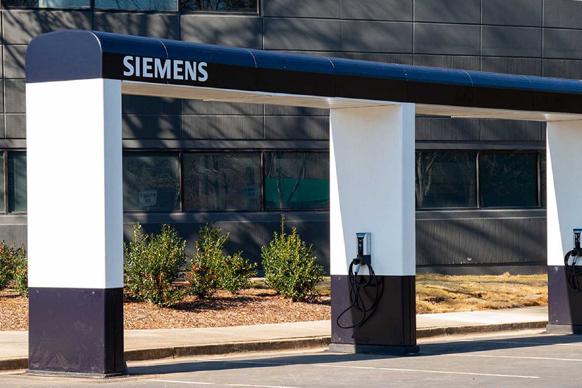 These 2 Automaker Giants Are Working With Siemens For Innovative Charging Solutions